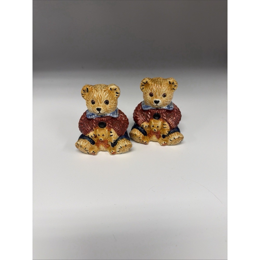 CIB Teddy Bear Christmas Salt Pepper Shaker Set Holiday Collectible Table Decor